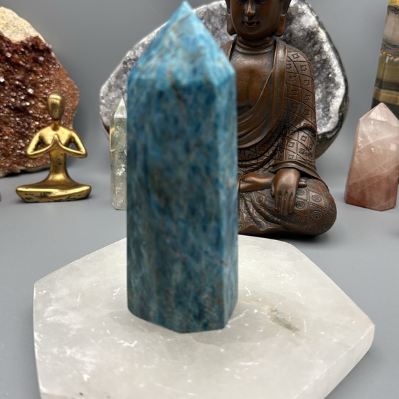 Blue Apatite Tower from Madagascar - Picture 3 of 5